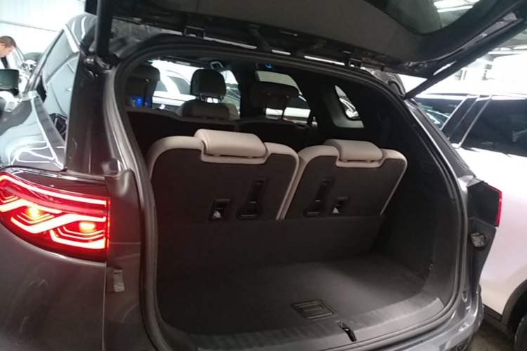 Used BYD Tang New Energy 2024 DM-i Glory Edition 200KM Flagship Model Trunk