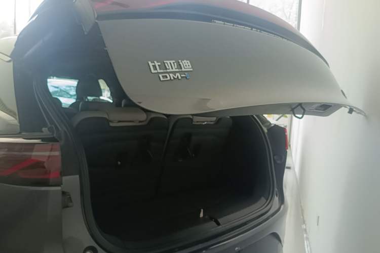 Used BYD Tang New Energy 2024 DM-i Glory Edition 112KM Prestige Model Trunk