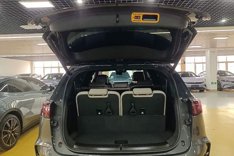 Used BYD Tang New Energy 2024 DM-p Champion Edition 215 km All-Wheel-Drive Flagship Model Trunk