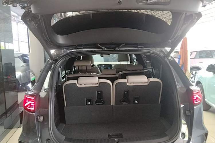 Used BYD Tang New Energy 2024 DM-i Glory Edition 112KM Prestige Model Trunk
