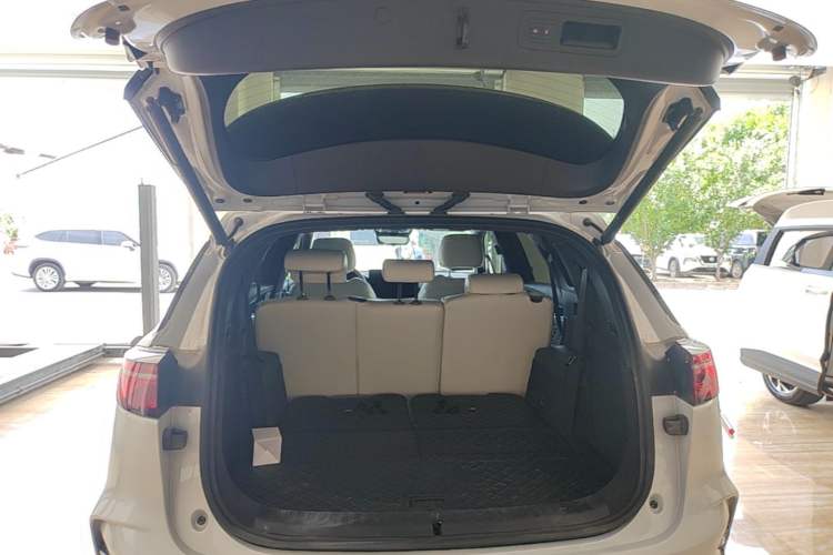 Used BYD Tang New Energy 2024 DM-i Glory Edition 112KM Prestige Model Trunk