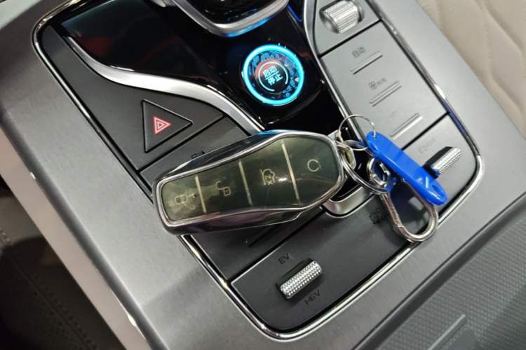 Used BYD Tang New Energy 2024 DM-i Glory Edition 200KM Flagship Model Vehicle Key