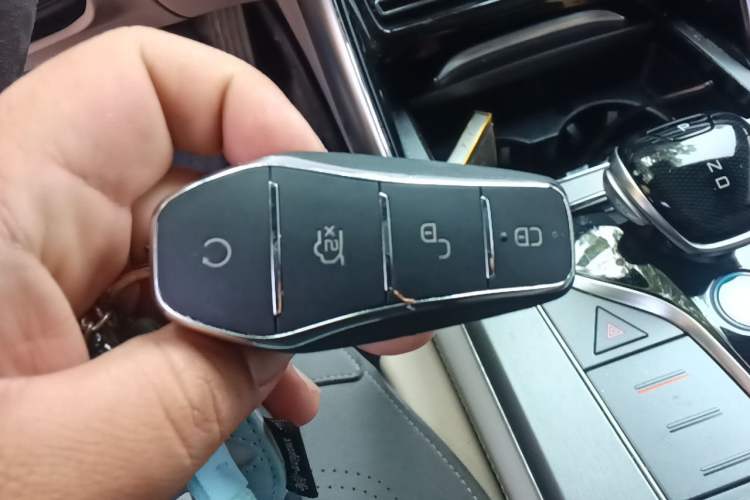 Used BYD Tang New Energy 2024 DM-i Glory Edition 112KM Flagship Model Vehicle Key