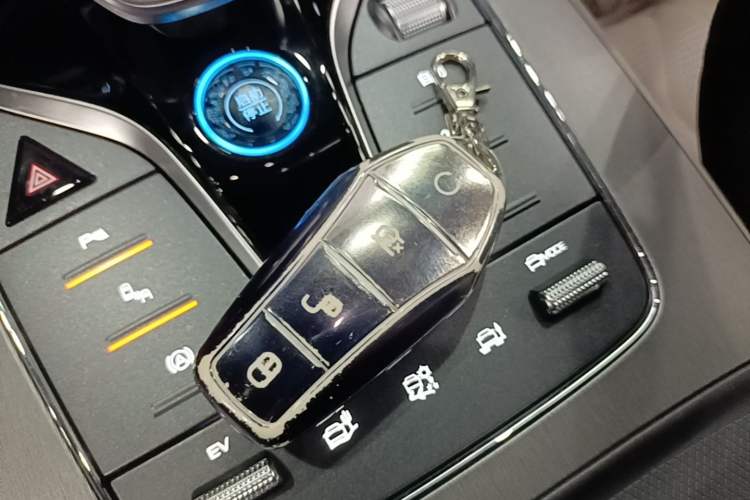 Used BYD Tang New Energy 2024 DM-p Champion Edition 215 km All-Wheel-Drive Flagship Model Vehicle Key
