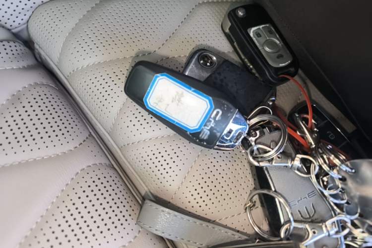 Used BYD Tang New Energy 2024 DM-i Glory Edition 112KM Flagship Model Vehicle Key