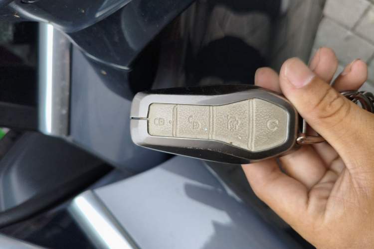 Used BYD Tang New Energy 2024 DM-i Glory Edition 112KM Prestige Model Vehicle Key