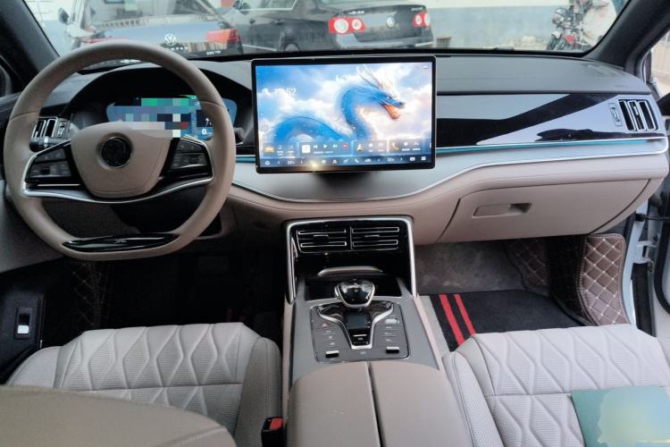 Used BYD Tang New Energy 2024 DM-i Glory Edition 112KM Prestige Model Center Console
