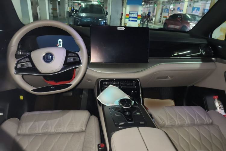 Used BYD Tang New Energy 2024 DM-i Glory Edition 112KM Flagship Model Center Console