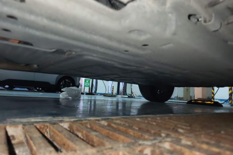 Used BYD Tang New Energy 2024 DM-i Glory Edition 112KM Flagship Model Chassis Front Left