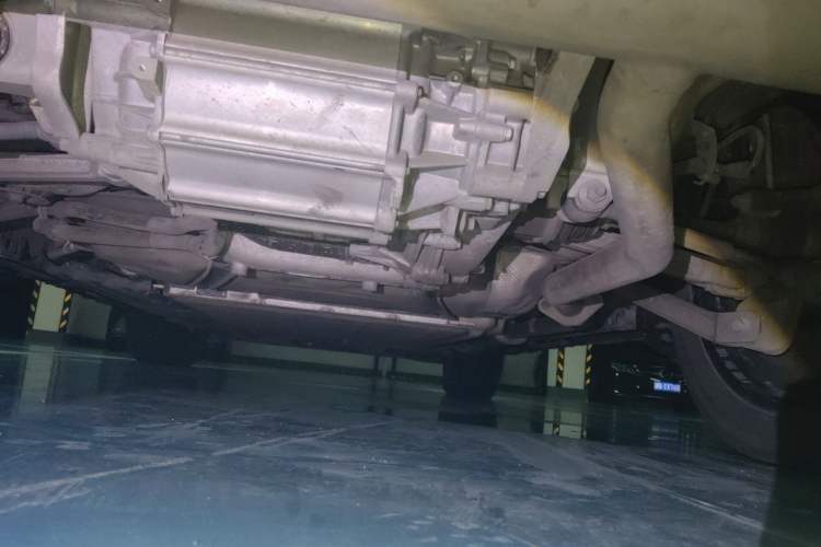 Used BYD Tang New Energy 2024 DM-p Champion Edition 215 km All-Wheel-Drive Flagship Model Chassis Rear