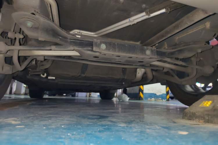 Used BYD Tang New Energy 2024 DM-i Glory Edition 112KM Flagship Model Chassis Rear