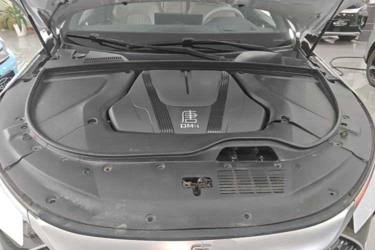 Used BYD Tang New Energy 2024 DM-i Glory Edition 112KM Flagship Model Engine Bay