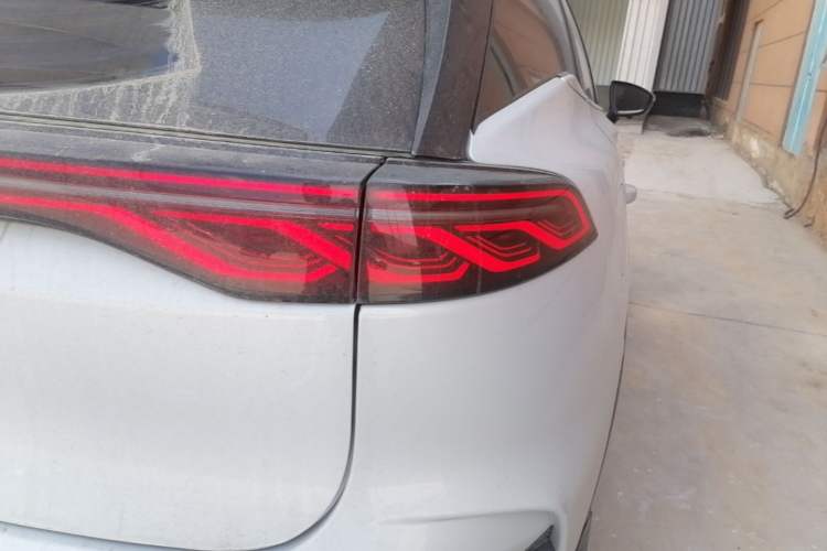 Used BYD Tang New Energy 2024 DM-i Glory Edition 112KM Flagship Model Exterior 3