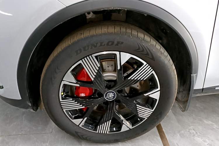Used BYD Tang New Energy 2024 DM-i Glory Edition 200KM Flagship Model Exterior 4