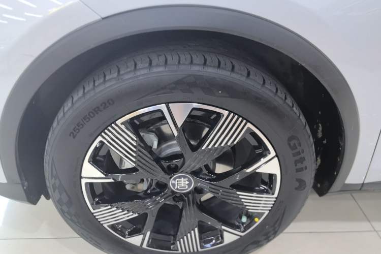 Used BYD Tang New Energy 2024 DM-i Glory Edition 112KM Flagship Model Exterior 4