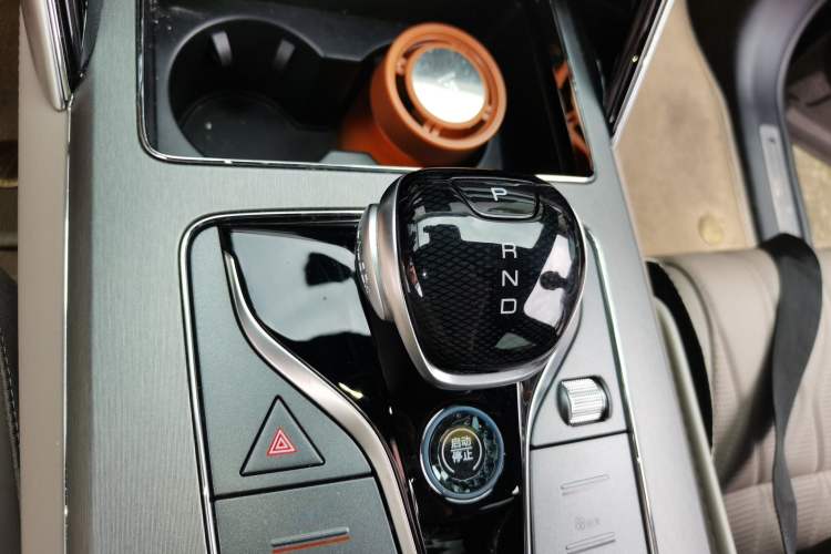 Used BYD Tang New Energy 2024 DM-i Glory Edition 112KM Prestige Model Gear Lever