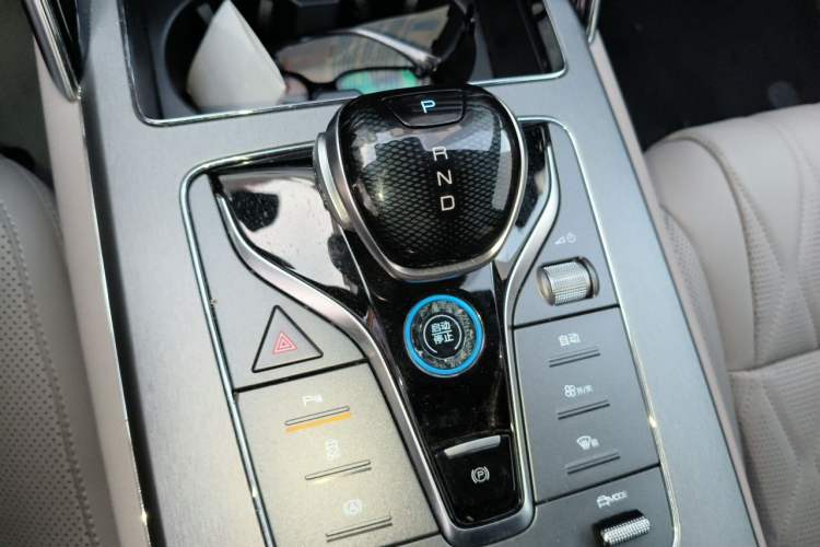 Used BYD Tang New Energy 2024 DM-i Glory Edition 112KM Prestige Model Gear Lever