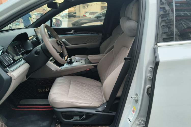 Used BYD Tang New Energy 2024 DM-i Glory Edition 112KM Prestige Model Left Front Seat