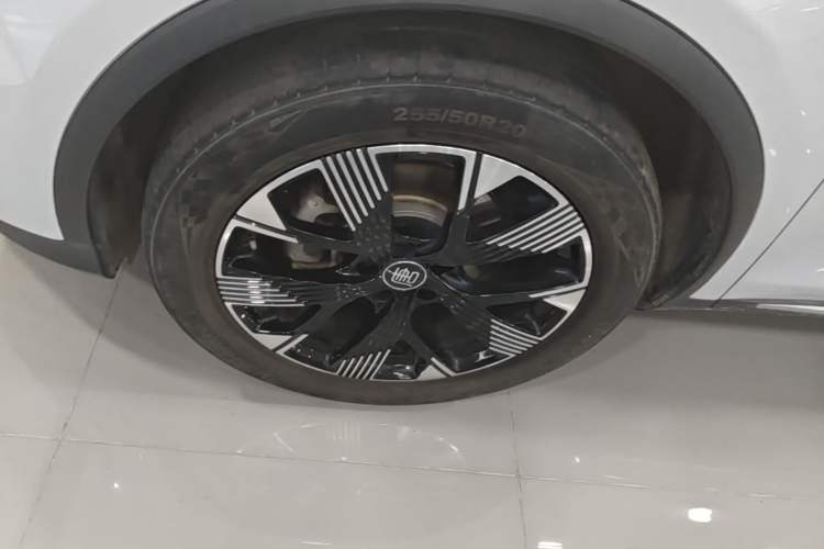 Used BYD Tang New Energy 2024 DM-i Glory Edition 112KM Flagship Model Left Front Wheel Hub