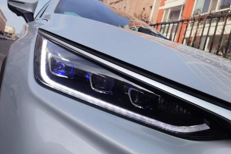 Used BYD Tang New Energy 2024 EV Glory Edition 600KM Premium Model Right Front Headlight