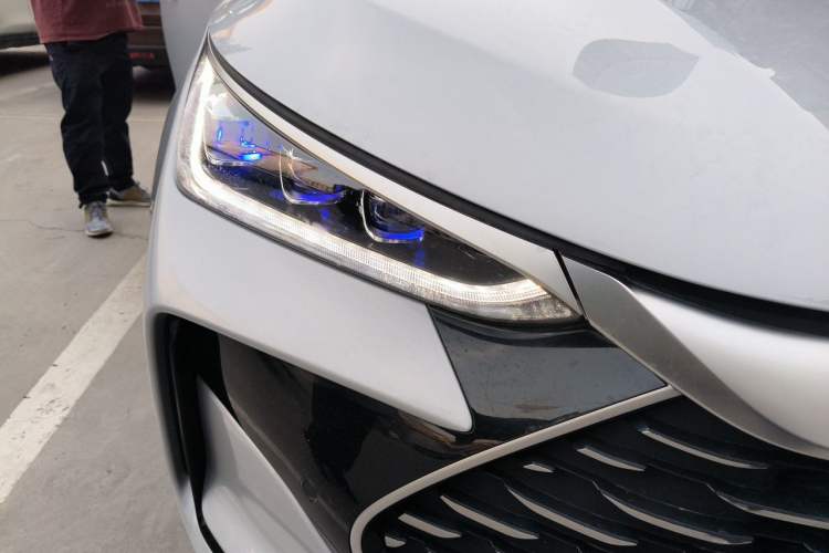 Used BYD Tang New Energy 2024 DM-i Glory Edition 112KM Prestige Model Right Front Headlight