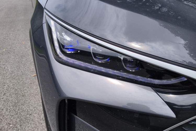 Used BYD Tang New Energy 2024 DM-i Glory Edition 112KM Prestige Model Right Front Headlight
