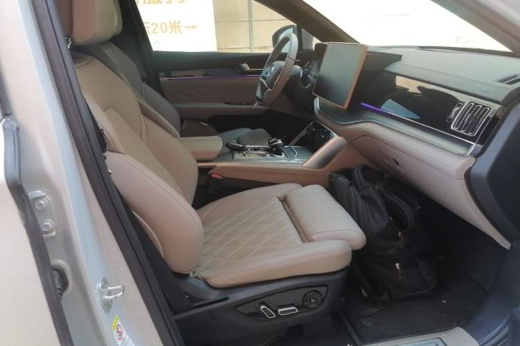 Used BYD Tang New Energy 2024 DM-i Glory Edition 112KM Flagship Model Right Front Seat