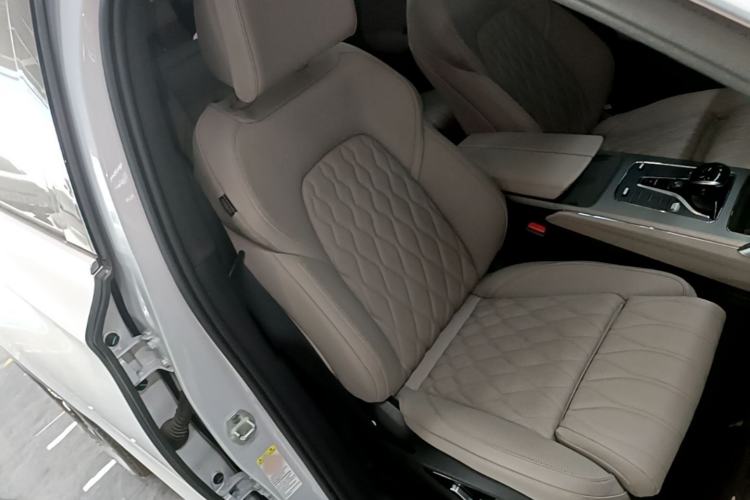 Used BYD Tang New Energy 2024 DM-i Glory Edition 200KM Flagship Model Right Front Seat