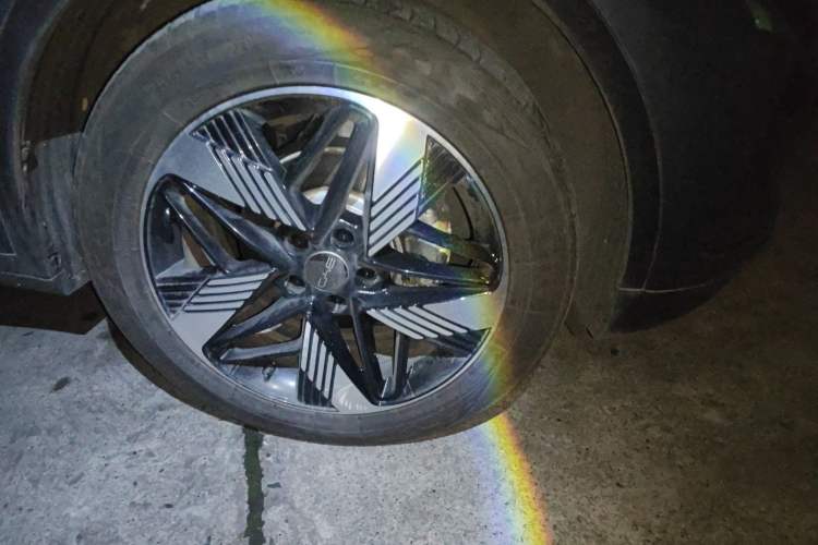 Used BYD Tang New Energy 2024 DM-i Glory Edition 112KM Prestige Model Right Front Wheel Hub