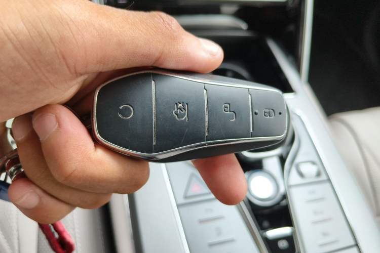 Used BYD Tang New Energy 2024 DM-i Glory Edition 112KM Prestige Model Vehicle Key