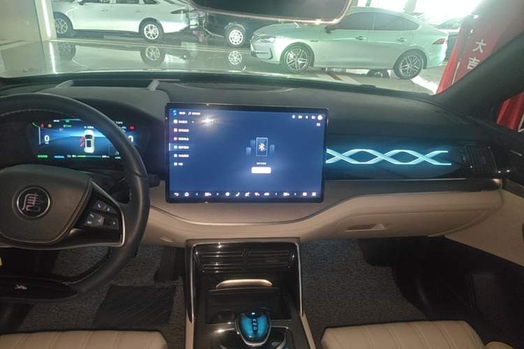 Used BYD Tang New Energy 2024 EV Champion Edition 730KM Deluxe Model Audio And AC Panel