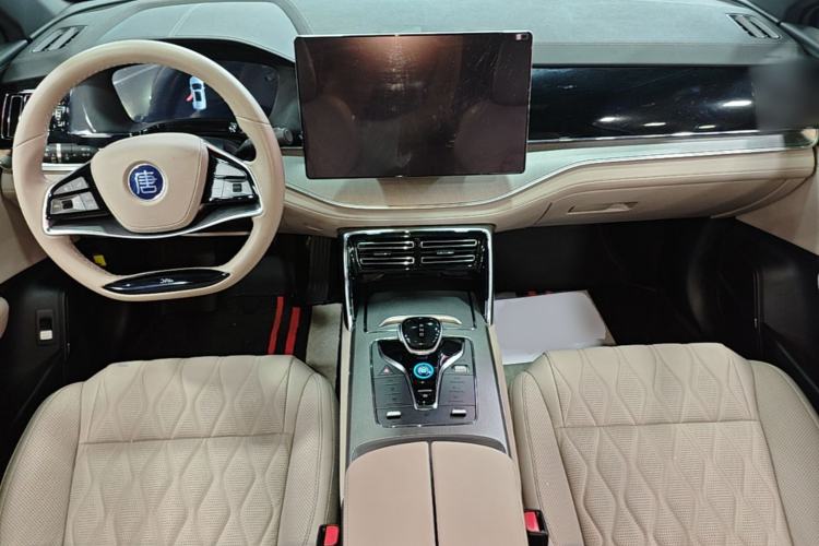 Used BYD Tang New Energy 2024 DM-i Glory Edition 112KM Prestige Model Center Console