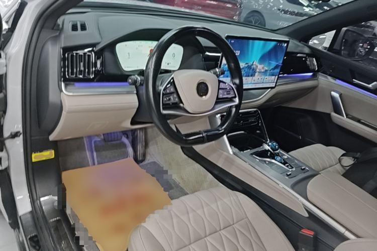Used BYD Tang New Energy 2024 DM-i Glory Edition 112KM Prestige Model Center Console