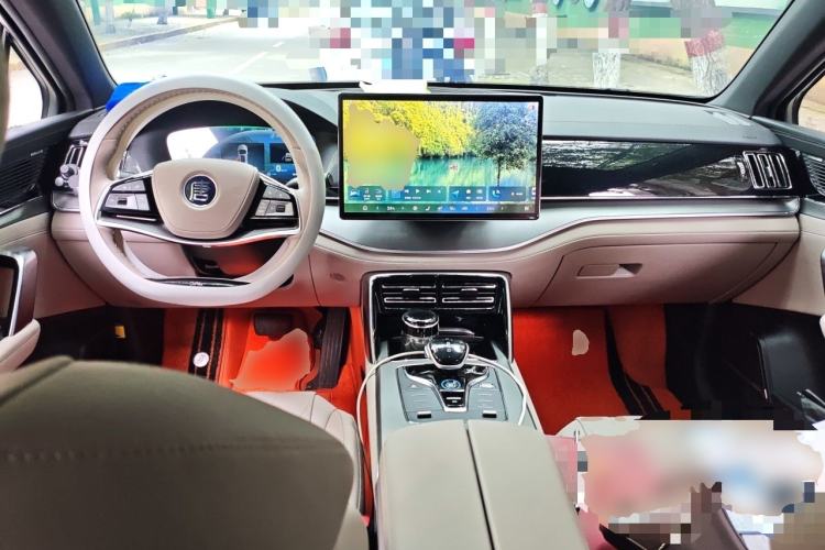 Used BYD Tang New Energy 2024 DM-i Glory Edition 112KM Prestige Model Center Console