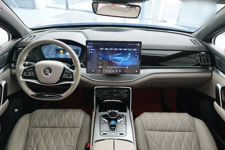 Used BYD Tang New Energy 2024 DM-i Glory Edition 112KM Prestige Model Center Console