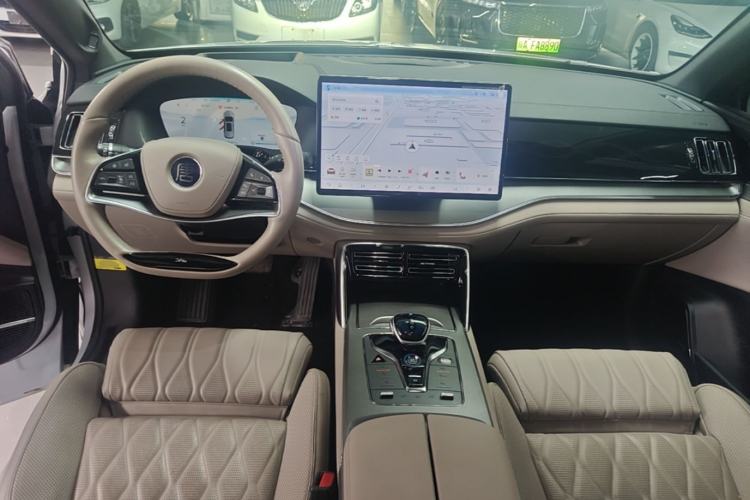 Used BYD Tang New Energy 2024 DM-p Champion Edition 215 km All-Wheel-Drive Flagship Model Center Console