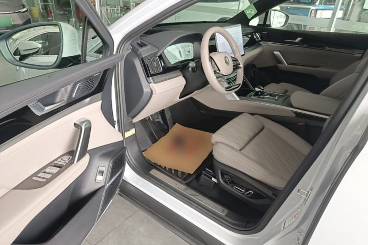 Used BYD Tang New Energy 2024 DM-i Glory Edition 112KM Flagship Model Driver Seat