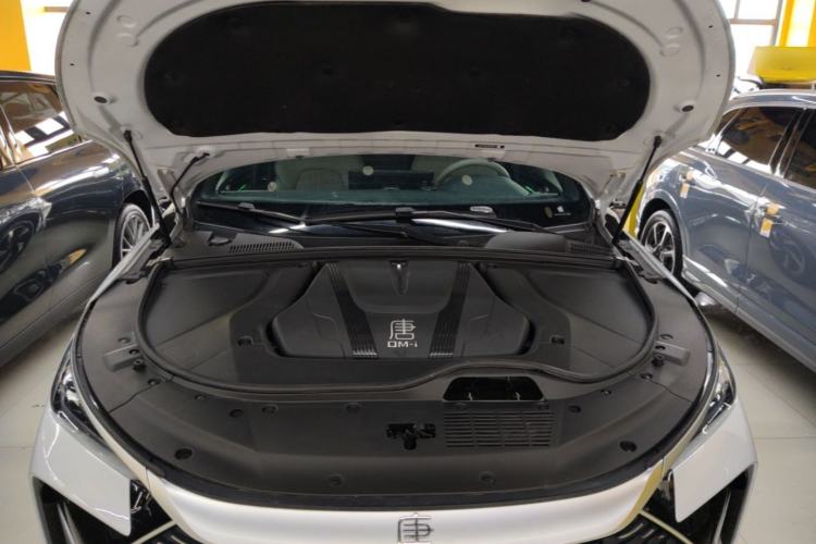 Used BYD Tang New Energy 2024 DM-i Glory Edition 112KM Prestige Model Engine Bay