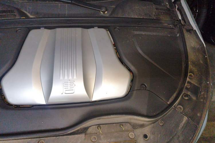 Used BYD Tang New Energy 2024 EV Champion Edition 730KM Deluxe Model Engine Bay Left