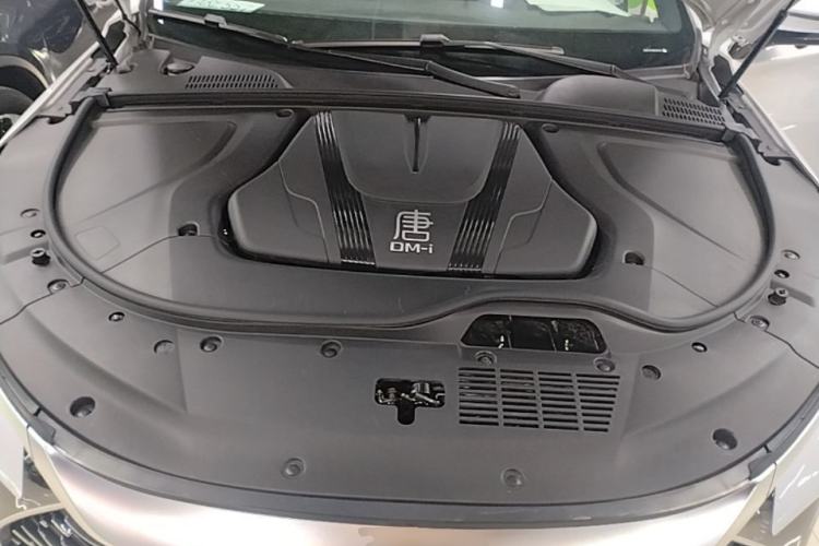 Used BYD Tang New Energy 2024 DM-i Glory Edition 112KM Prestige Model Engine Bay