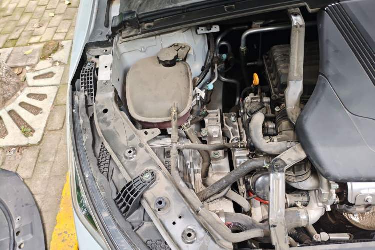 Used BYD Tang New Energy 2024 DM-i Glory Edition 112KM Prestige Model Engine Bay Right