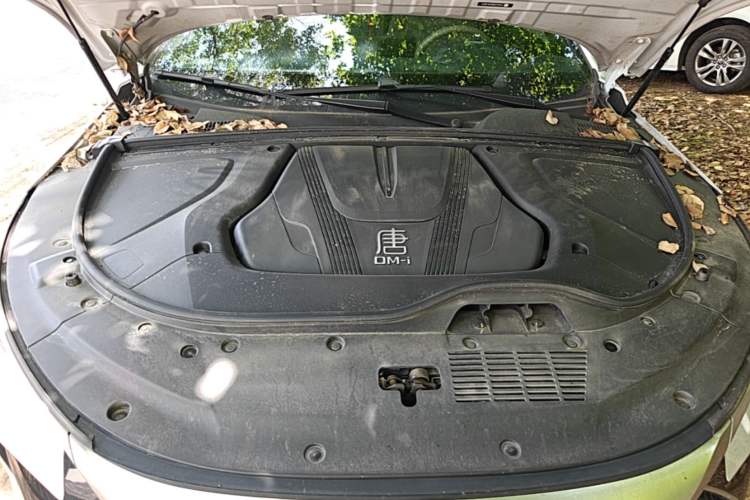 Used BYD Tang New Energy 2024 DM-i Glory Edition 112KM Prestige Model Engine Bay