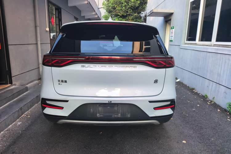 Used BYD Tang New Energy 2024 EV Glory Edition 730KM Premium Model Exterior 2