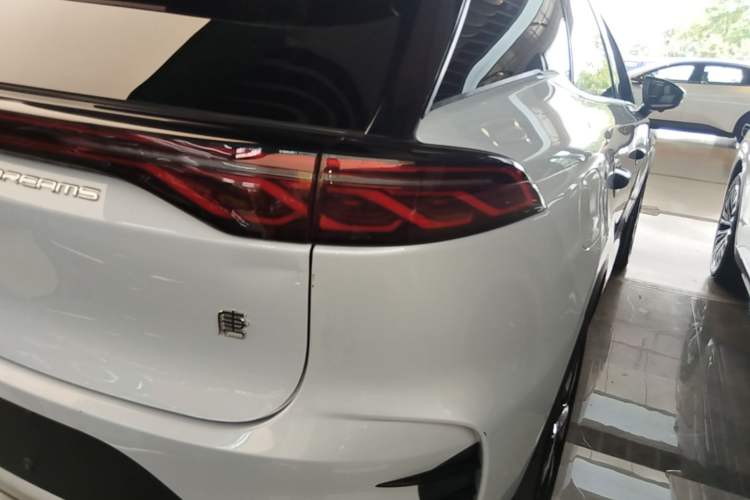 Used BYD Tang New Energy 2024 DM-i Glory Edition 112KM Prestige Model Exterior 3