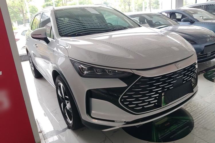 Used BYD Tang New Energy 2024 DM-i Glory Edition 112KM Prestige Model Front Right 45 Deg