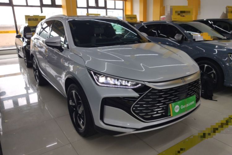 Used BYD Tang New Energy 2024 DM-i Glory Edition 112KM Prestige Model Front Right 45 Deg