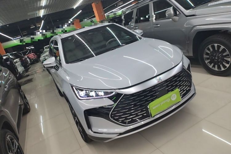 Used BYD Tang New Energy 2024 DM-i Glory Edition 112KM Flagship Model Front Right 45 Deg