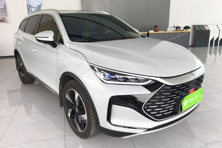 Used BYD Tang New Energy 2024 DM-i Glory Edition 112KM Prestige Model Front Right 45 Deg