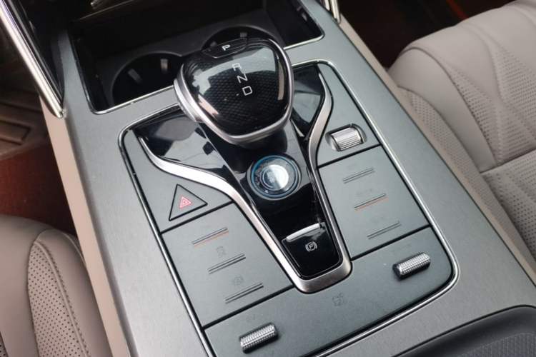 Used BYD Tang New Energy 2024 DM-i Glory Edition 112KM Prestige Model Gear Lever