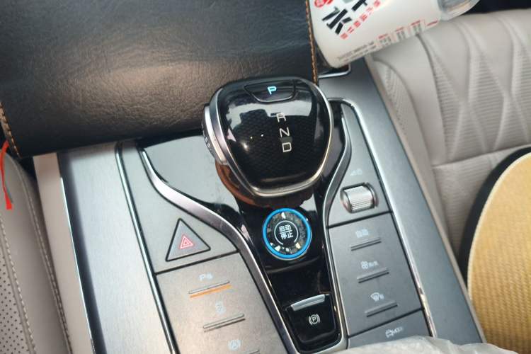 Used BYD Tang New Energy 2024 DM-i Glory Edition 112KM Prestige Model Gear Lever